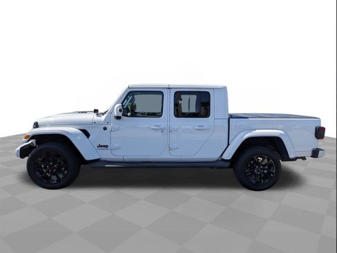 Used 2021 Jeep Gladiator Overland AWD/4WD image 7