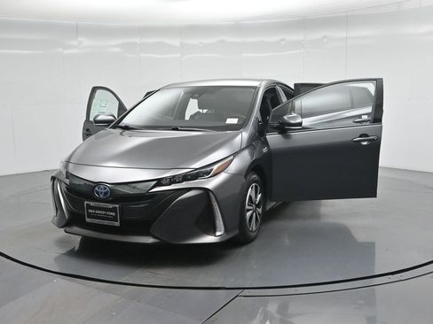 Used 2018 Toyota Prius Prime Plus image 26