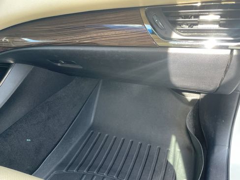 Used 2015 Toyota Avalon Limited FWD image 34