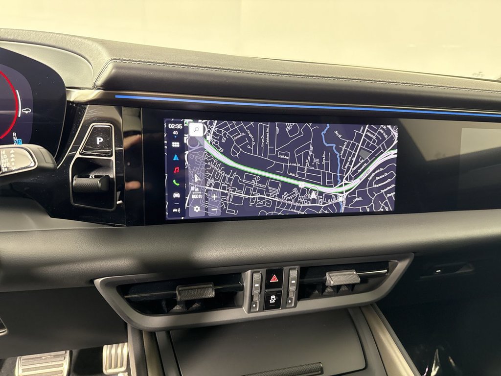 Certified 2025 Porsche Macan Turbo Electric AWD/4WD image 27