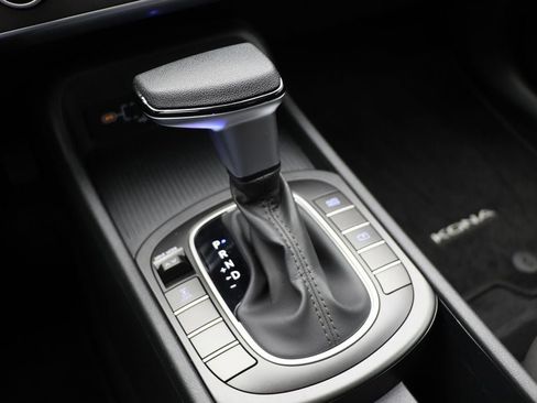 Used 2024 Hyundai Kona SE image 24