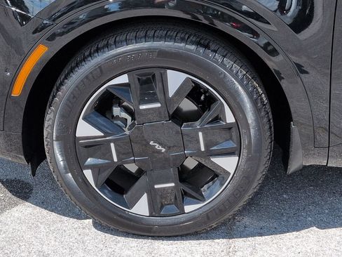 Certified 2026 Kia Sportage SX FWD image 11