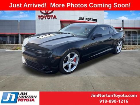 Used 2015 Chevrolet Camaro SS w/ RS Package RWD image 4