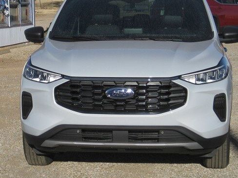 New 2026 Ford Escape ST-Line w/ Cold Weather Package AWD/4WD image 9