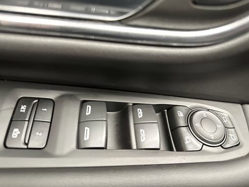 Used 2023 GMC Yukon XL AT4 image 20