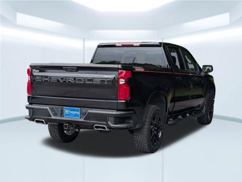 Used 2025 Chevrolet Silverado 1500 LT Trail Boss w/ LPO, Dark Essentials Package AWD/4WD image 6