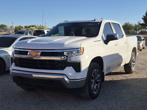 Used 2023 Chevrolet Silverado 1500 LT AWD/4WD image 2