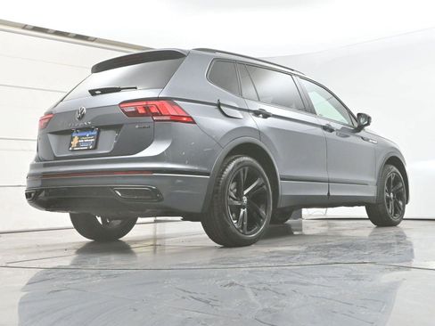 Used 2024 Volkswagen Tiguan SE R-Line AWD/4WD image 30
