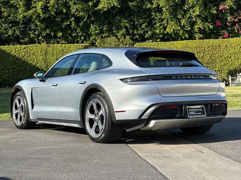 Used 2024 Porsche Taycan 4 Cross Turismo image 3