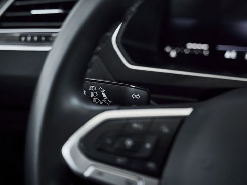 Used 2024 Volkswagen Tiguan Wolfsburg Edition FWD image 29