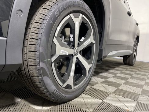 New 2026 Volkswagen Tiguan SE image 27