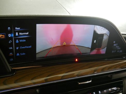 Used 2023 Cadillac Escalade ESV Premium Luxury Platinum w/ LPO, Floor Liner Package AWD/4WD image 31