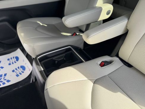 Used 2025 Toyota Grand Highlander AWD image 20