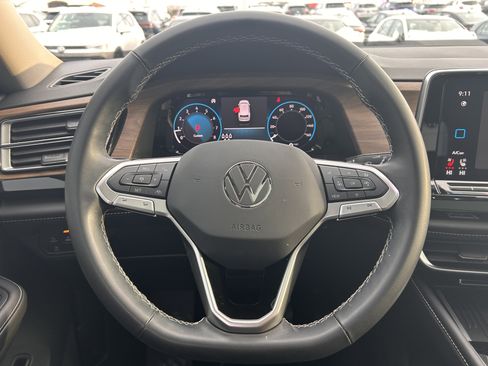 Certified 2025 Volkswagen Atlas SE w/ Panoramic Sunroof Package image 11