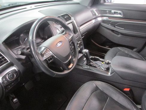 Used 2019 Ford Explorer Limited w/ Class III Trailer Tow Package image 29