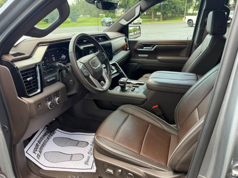 Used 2024 GMC Sierra 1500 Denali w/ Technology Package AWD/4WD image 22
