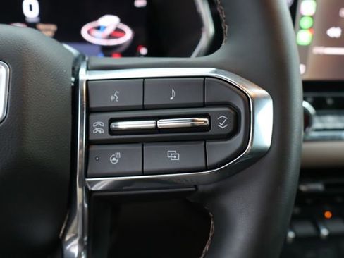 Used 2023 GMC Canyon Denali image 16