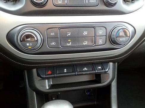 Certified 2022 GMC Canyon Elevation image 18