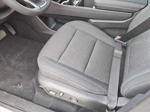 New 2026 Chevrolet Traverse LT w/ Enhanced Driving Package image 4