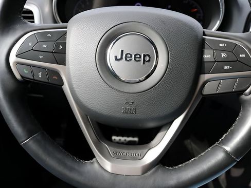 Used 2022 Jeep Grand Cherokee Laredo X RWD image 21