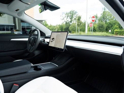 Used 2021 Tesla Model 3 Long Range image 22