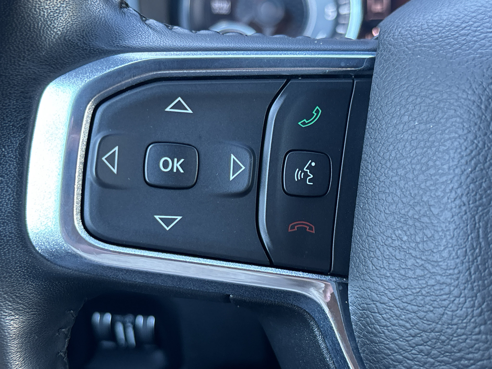 Used 2023 RAM 1500 Laramie AWD/4WD image 13
