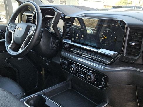 Used 2024 Chevrolet Silverado 2500 LTZ w/ LTZ Premium Package image 30