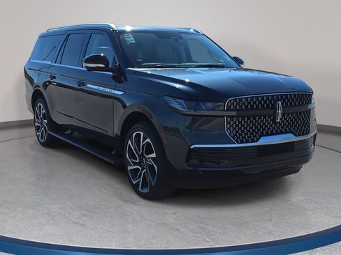 New 2026 Lincoln Navigator L Reserve image 3