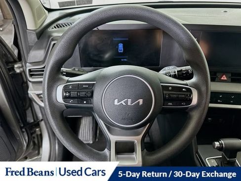 Used 2023 Kia Sportage LX AWD/4WD image 16