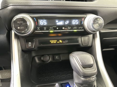 Used 2021 Toyota RAV4 LE image 53