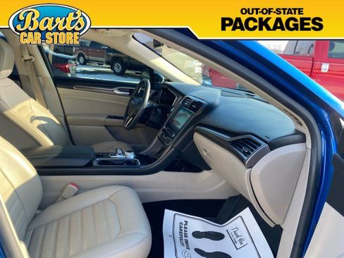 Used 2017 Ford Fusion SE w/ Fusion SE Technology Package image 13