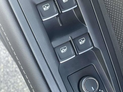 New 2026 Volkswagen Atlas Cross Sport SE FWD image 17