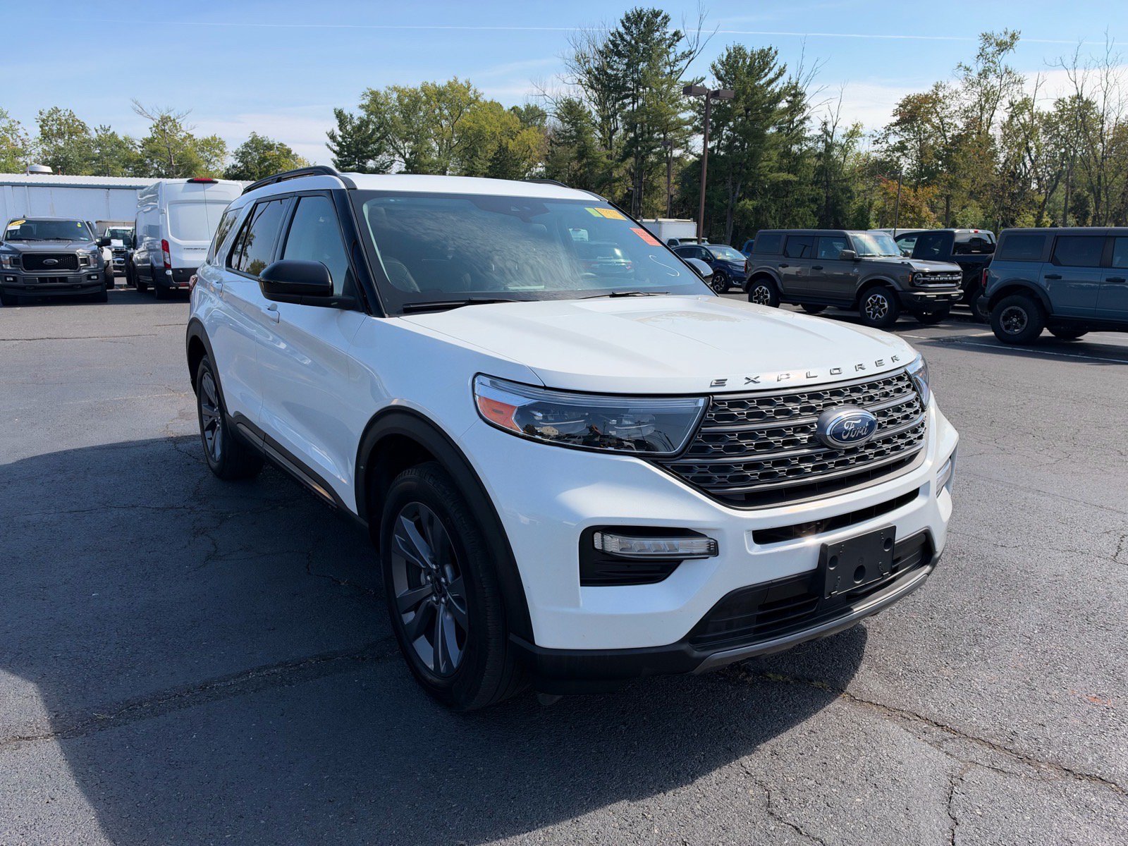 Used 2023 Ford Explorer XLT w/ Equipment Group 202A AWD/4WD image 3
