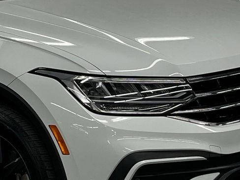 Used 2022 Volkswagen Tiguan SE image 39