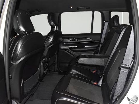 Certified 2023 Jeep Grand Cherokee Altitude AWD/4WD image 29
