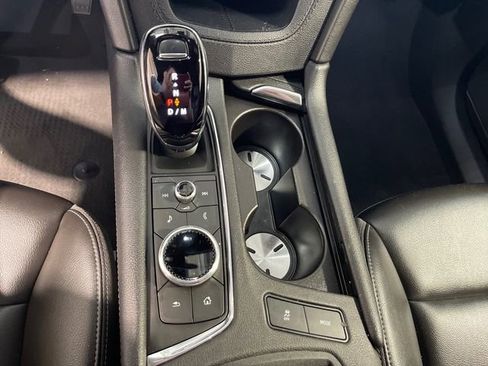 Used 2024 Cadillac XT6 Luxury FWD image 13
