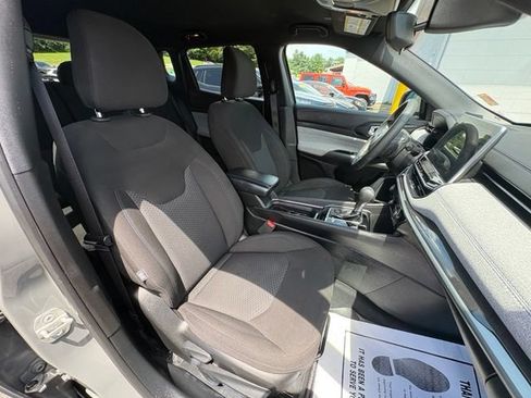 Used 2024 Jeep Compass Sport AWD/4WD image 27