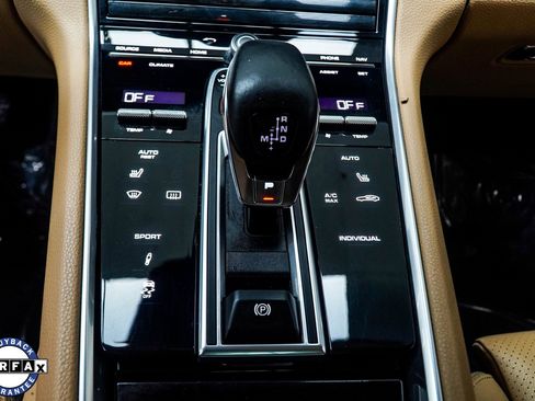Used 2018 Porsche Panamera image 21