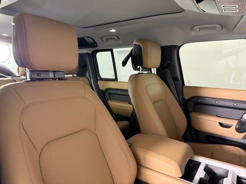 New 2025 Land Rover Defender 110 S image 34