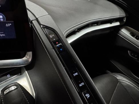 Used 2021 Chevrolet Corvette Stingray Convertible w/ Z51 Performance Package RWD image 25