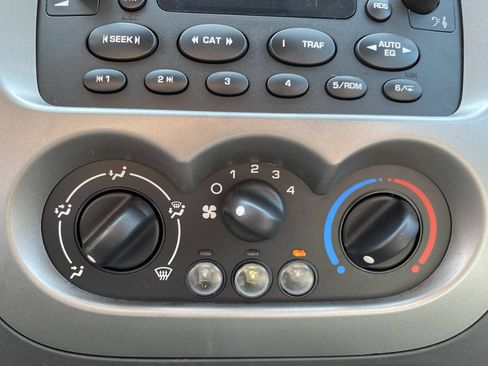 Used 2004 Saturn ION Level 3 FWD image 30