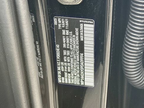 Used 2023 Porsche Cayenne Platinum Edition image 37