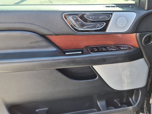 Used 2020 Lincoln Navigator Reserve w/ Equipment Group 208A Reserve image 19