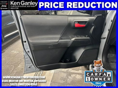 Used 2019 Toyota Tacoma TRD Sport image 10