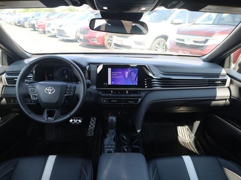 Used 2025 Toyota Camry SE FWD image 6