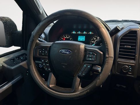 Used 2018 Ford F150 XLT AWD/4WD image 11