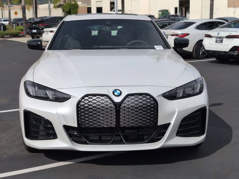 New 2026 BMW i4 eDrive40 w/ M Sport Package RWD image 3