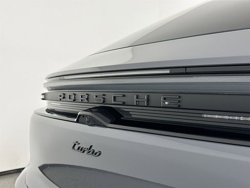Certified 2025 Porsche Macan Turbo Electric image 17