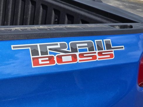 Used 2025 Chevrolet Silverado 1500 LT Trail Boss AWD/4WD image 31