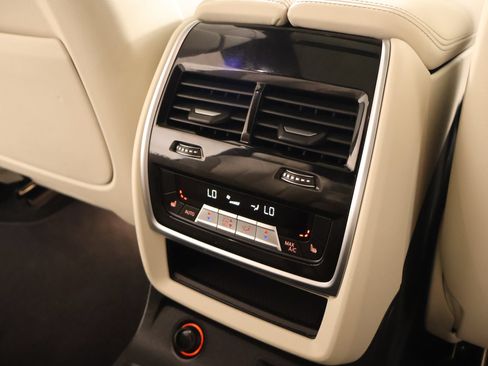Used 2024 BMW X7 M60i w/ Executive Package AWD/4WD image 17
